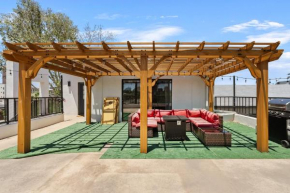 Penthouse Free Parking Pool Table Private Balcony